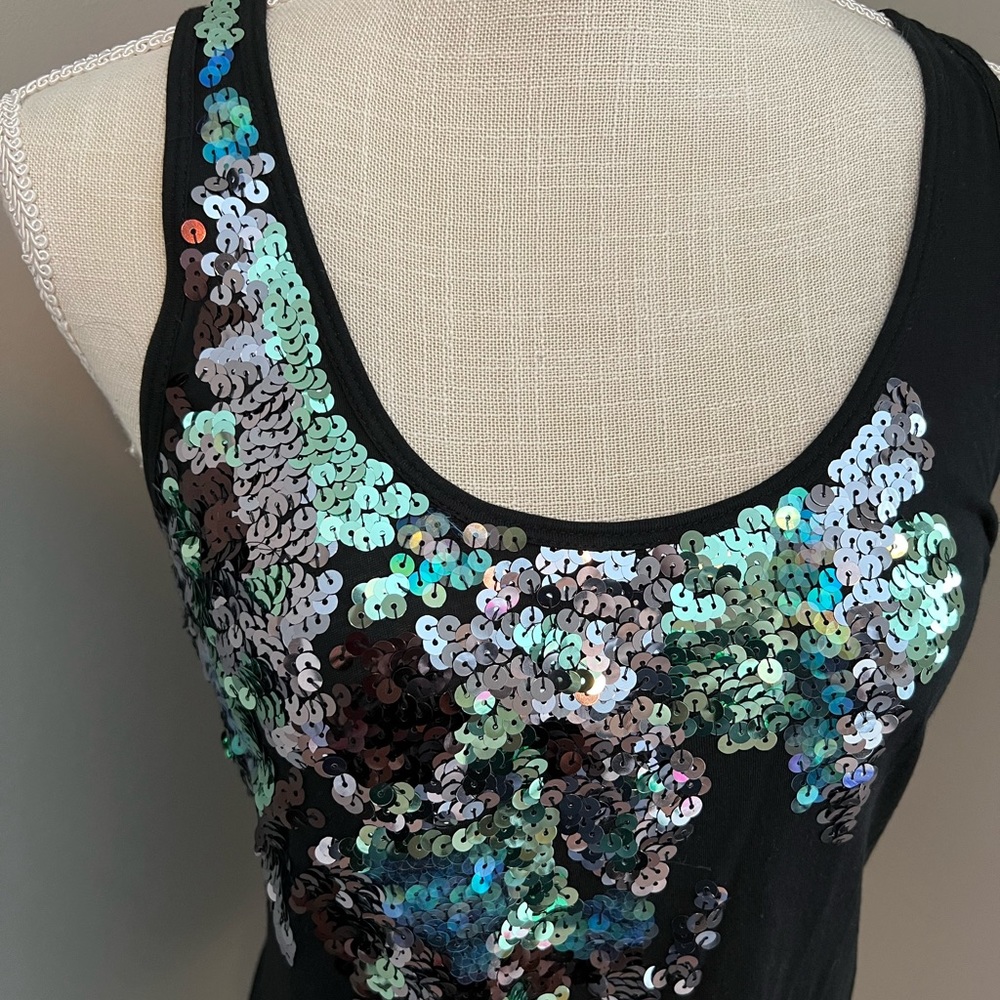 Express Tank Top - Picture 2 of 4